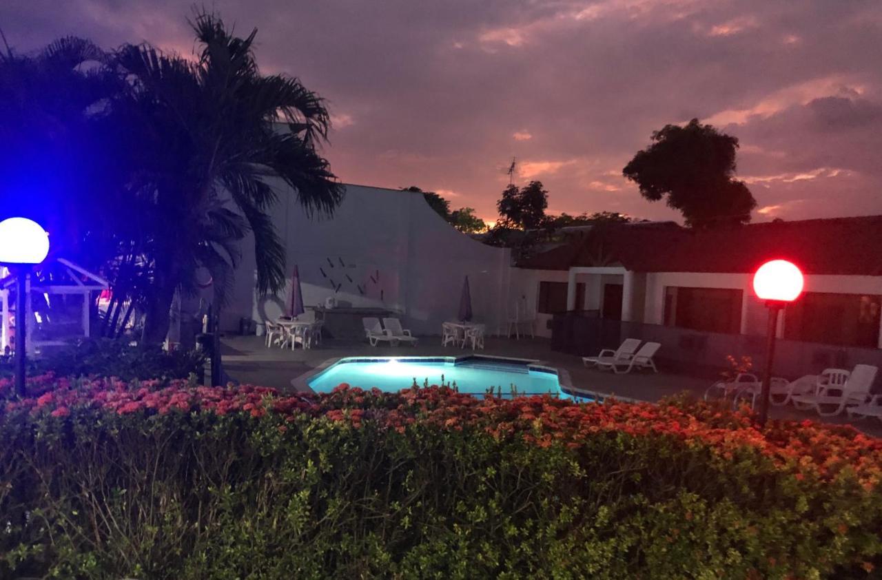 Hotel Villa Ricaurte Esterno foto